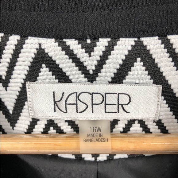 NWT KASPER Women’s Black and White Zig Zag Open Front Jacket size 16 - Picture 4 of 5